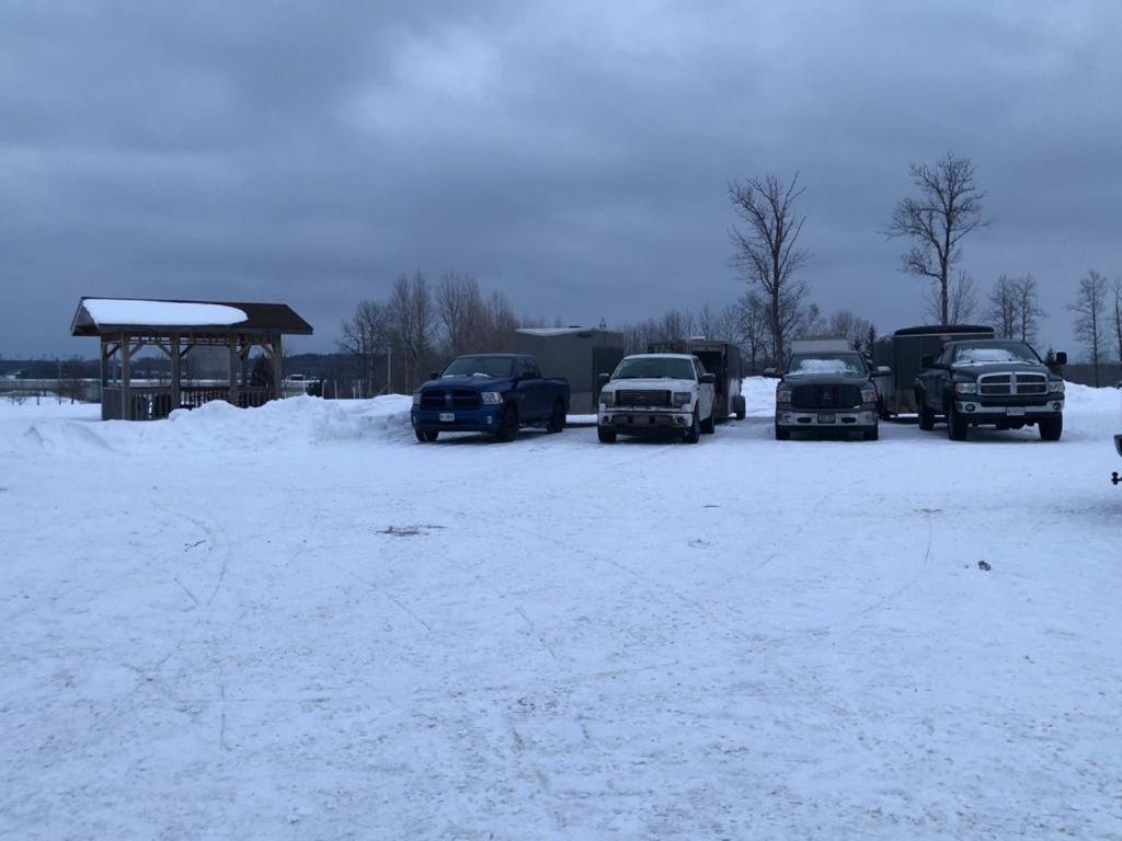 Auberge Macdonald Guest Inn Iroquois Falls المظهر الخارجي الصورة
