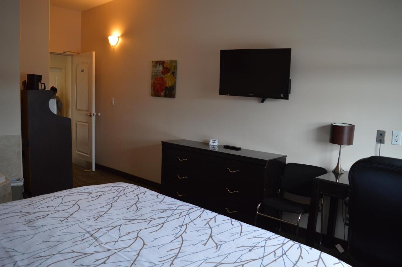 Auberge Macdonald Guest Inn Iroquois Falls المظهر الخارجي الصورة