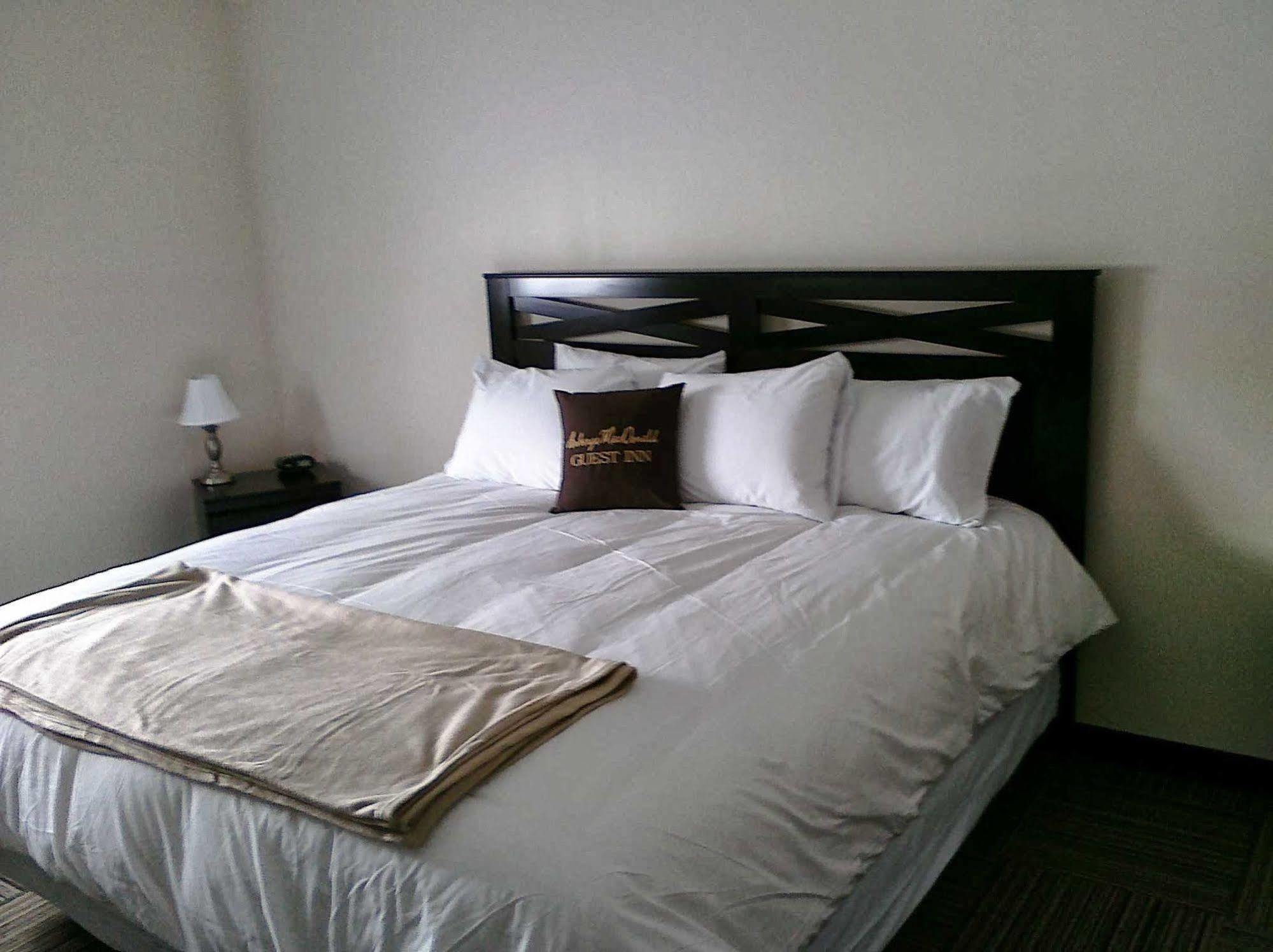 Auberge Macdonald Guest Inn Iroquois Falls المظهر الخارجي الصورة