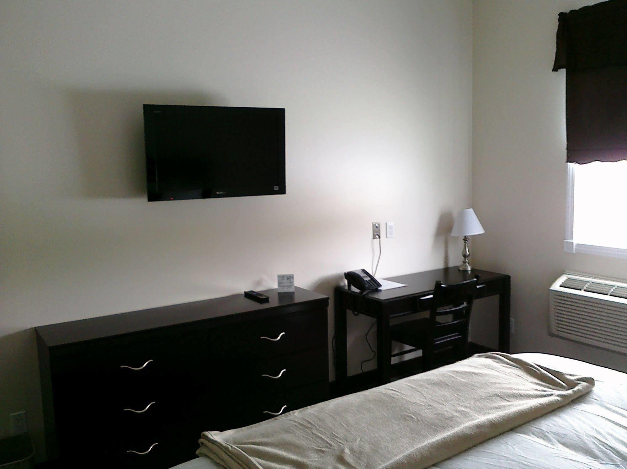 Auberge Macdonald Guest Inn Iroquois Falls المظهر الخارجي الصورة
